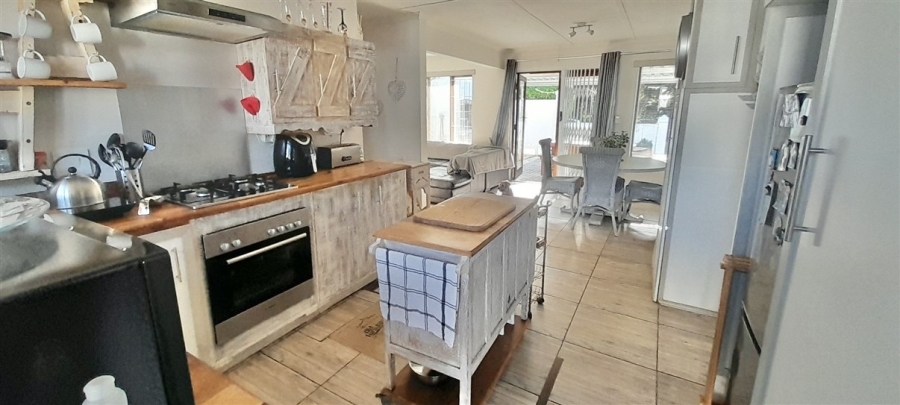2 Bedroom Property for Sale in Paradise Beach Eastern Cape